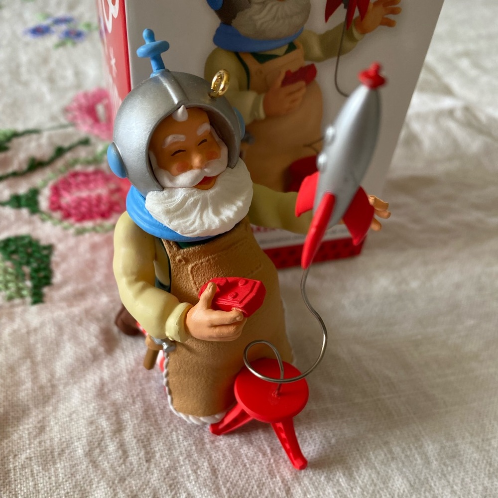 Hallmark’13 Toymaker Santa Series